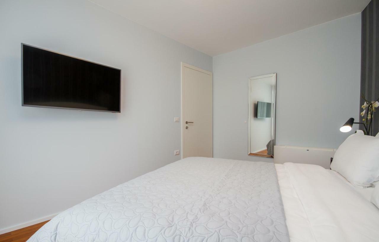 Apartments Lux By Locap Group ポルトローシュ エクステリア 写真