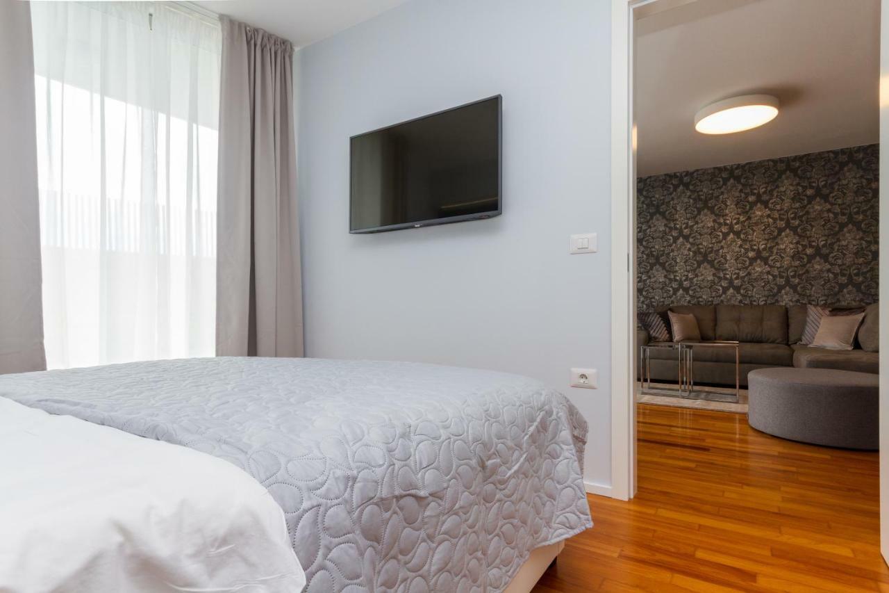 Apartments Lux By Locap Group ポルトローシュ エクステリア 写真